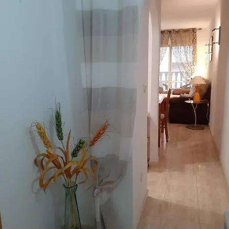 La Loma With Garage Apartment